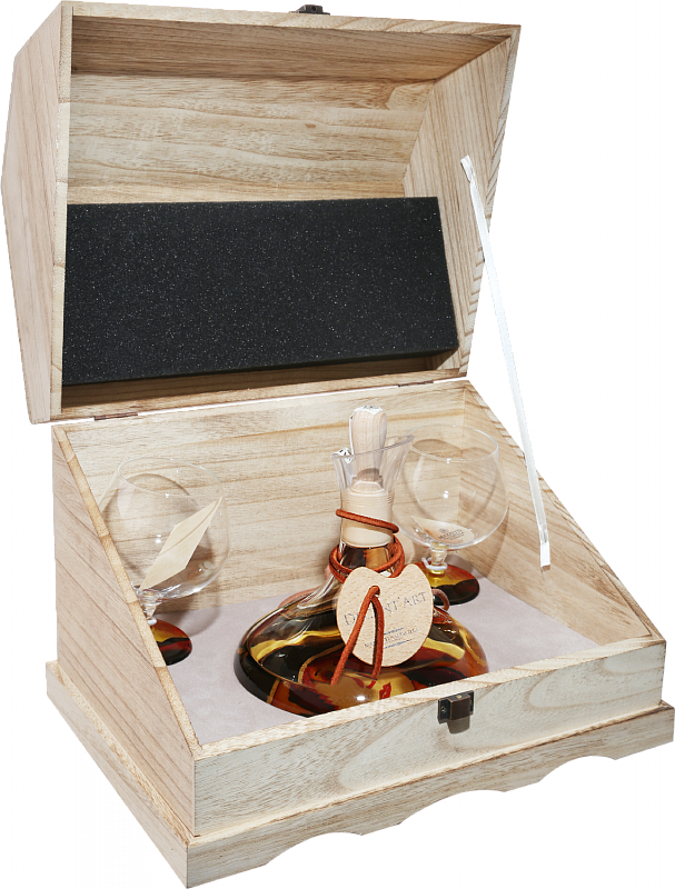 Граппа ди Бароло Инвеккьята Мадзетти д’Альтавилла в подарочной упаковке с 2-мя бокалами - 0.7 л